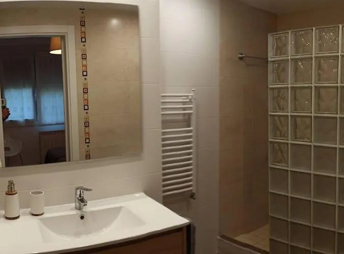 Acogedor Y Precioso + Parking Privado Διαμέρισμα