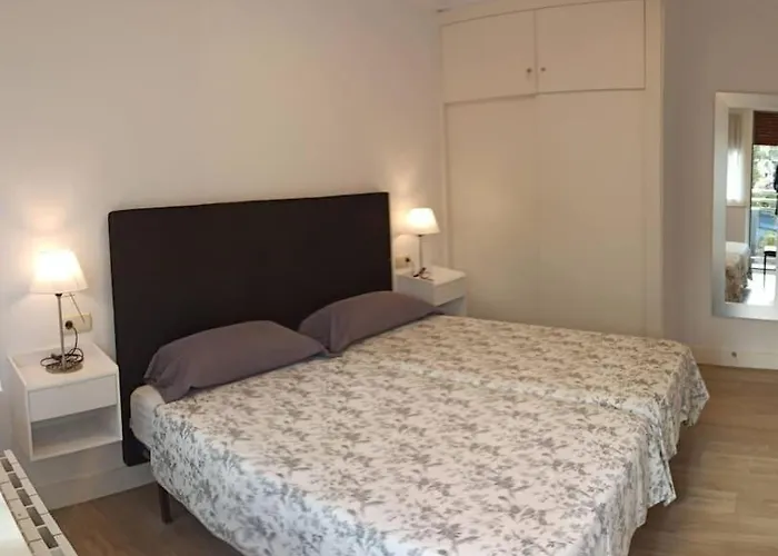 Διαμέρισμα Acogedor Y Precioso + Parking Privado *